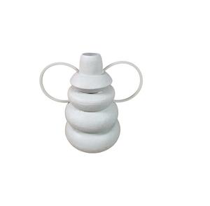 Florero de metal de belleza atemporal con detalles artísticos hechos a mano, ideal para acentuar espacios de diseño de interiores con estilo - Product Image 3