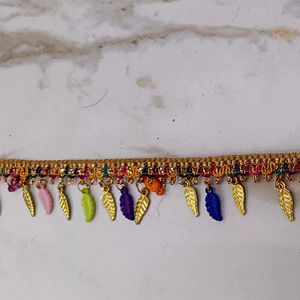 Cintas de encaje de diseñador de moda para accesorios Bordes de vestidos Envoltura de regalos Rollos al por mayor disponibles en muchos colores - Product Image 1