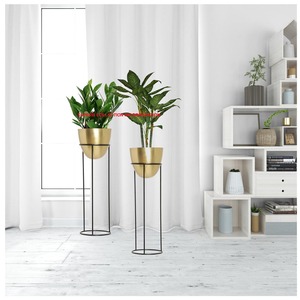 Pequeña maceta de oro con soporte negro en Venta caliente hecha en la India - Product Image 1