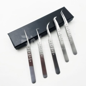 Venta al por mayor de productos de alta calidad, pinzas de extensión de pestañas, diseño de corazón, pinzas de pulido de plata y caja de tarjeta negra, pinzas de embalaje - Product Image 4