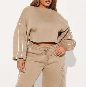 ชุดเซ็ตเสื้อครอปฮู้ดดี้ผ้าฟลีซเนื้อนุ่มทรงโอเวอร์ไซส์ สวมใส่สบาย พร้อมเชือกผูกเอว สไตล์สตรีทแวร์สำหรับผู้หญิง - Product Image 2