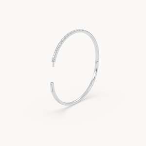 กำไลข้อมือเพชรทรงบางแบบครึ่งวง Eternal Bangle - Product Image 6