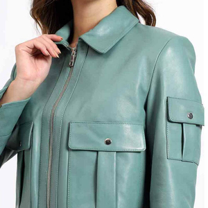 เสื้อแจ็คเก็ตหนังผู้หญิงสุดหรู ดีไซน์เรียบหรู ผิวสัมผัสนุ่ม สวมใส่สบาย เหมาะสำหรับชุดฤดูหนาวและแฟชั่นประจำวัน - Product Image 3