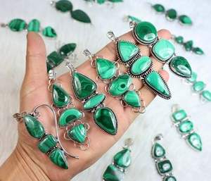 100% malachite verte naturelle 925 pendentif en argent sterling et breloque pendentif en pierres précieuses à la mode du fabricant de gros - Product Image 6