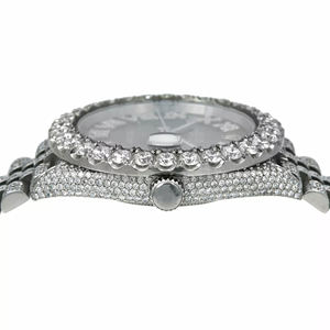 Montre en acier inoxydable de luxe entièrement sertie de diamants, personnalisée, avec cadran en verre, édition limitée - Product Image 3