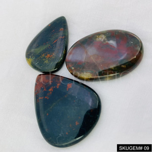 Bijoux de pierres précieuses en agate libre de sang créés en laboratoire, polis à la main avec une forme mixte pour la fabrication de bijoux - Product Image 2