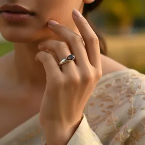 Bague en grenat taille ovale pour femme, plaquée rhodium, pierre naturelle, cadeau - Product Image 1