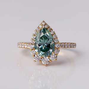 Anillo de compromiso elegante de plata chapada en oro de Ley 925 para mujer, Diamante de corte de pera azul, ajuste de Halo clásico, laboratorio de diamantes creado - Product Image 6