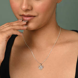 Collar con Colgante de Corazón Chapado en Platino y Rodio con Zirconia y Detalles en Oro Rosa - Product Image 3