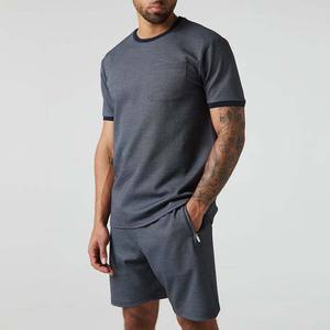 Ensemble deux pièces pour homme personnalisé de bonne qualité, vêtements d'été confortables, vente en gros, vêtements décontractés pour le sport, ensemble t-shirt et short pour homme - Product Image 4