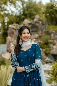 Conjunto de Kurta Anarkali de Rayón Premium para Mujer Unity Luxure con Dupatta Bordada, Suave, Transpirable y Festivo - Product Image 5