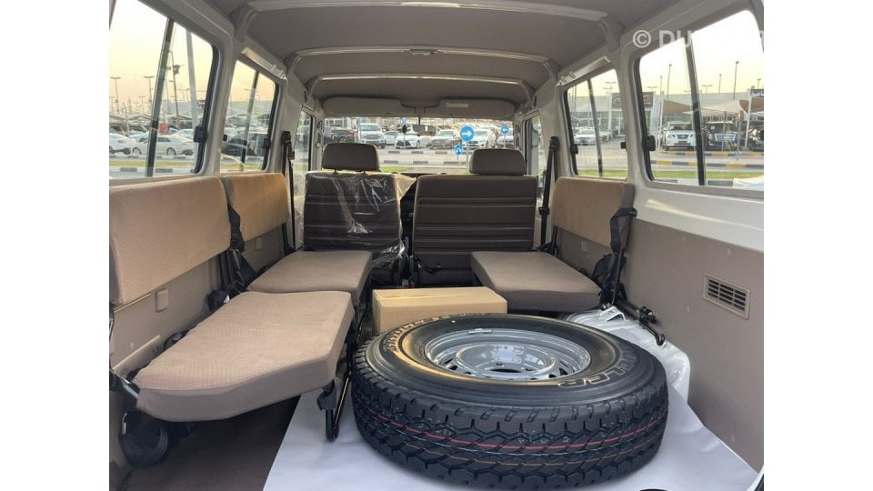 land cruiser hardtop 10 seater