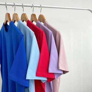 Camiseta de Algodón 100% Peruano de Alta Calidad, Personalizable, Lisa, de Corte Regular, Antiarrugas y de Secado Rápido para Hombre - Product Image 2