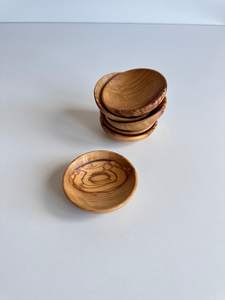 Mini bols en bois Olive Mini Dip Set de 6 bols à épices décoratifs faits à la main - Product Image 6