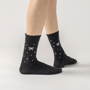 Chaussettes en coton tricoté respirantes pour femmes Kikiya - Motif mignon de cœur scintillant, de marguerite et de nœud - Chaussettes quotidiennes coréennes - Icône D - Product Image 3