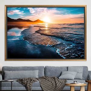 Impression sur toile élégante de coucher de soleil en bord de mer : décoration murale de paysage marin, toile encadrée dorée - Product Image 1