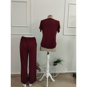 Ensemble deux pièces pour femme, chemisier court à manches courtes, col bateau, détail asymétrique sur le devant, couleur sable, et pantalon, 36847 - Bourgogne - Product Image 5
