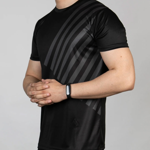 เสื้อยืดผู้ชายทรงโมเดิร์น ผ้าโพลีเอสเตอร์พรีเมียม สวมใส่สบาย บริการเสื้อยืดแบบซับลิเมชั่น OEM ODM คุณภาพเยี่ยม - Product Image 4