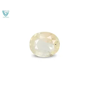 Saphir Jaune Naturel de 3,76 Carats (Pukhraj) - Pierre Précieuse Facettée Taille Émeraude - Product Image 1