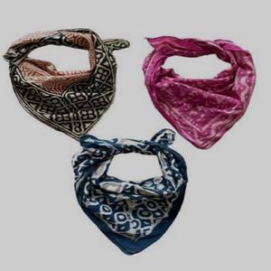 Écharpe carrée de luxe avec logo personnalisé imprimé, en coton léger, faite à la main, meilleur bandana et autres foulards disponibles en soie et en mousseline - Product Image 4
