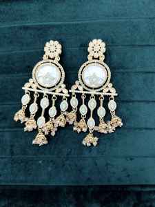 Boucles d'oreilles vintage en or de vente chaude pour femmes boucles d'oreilles occidentales affichage de boucles d'oreilles de style vintage élégant - Product Image 2