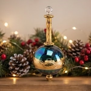 Ornement de Noël en verre artisanal moderne avec finition or 24 carats – Ornement décoratif suspendu irisé pour les fêtes - Product Image 3