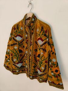 Veste en velours faite main couleur moutarde, brodée Suzani, motif floral folklorique, style bohème ethnique, veste Suzani - Product Image 4