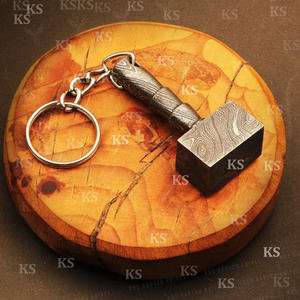 Porte-clés marteau thor en acier damas fait main porte-clés pendentif mini marteau thor en acier damas forgé à la main - Product Image 5