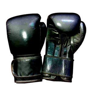 Gants de boxe et d'arts martiaux d'extérieur imperméables UV personnalisés pour entraînement professionnel Gants de boxe personnalisés avec logo et design sur mesure - Product Image 2