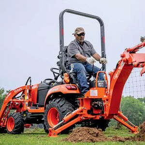 Conozca las capacidades poderosas de tamaño compacto de Kubota BX23S - Product Image 3