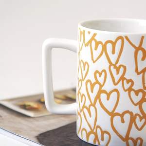 Nouvelle tasse à café en céramique élégante et luxueuse avec design imprimé, poignée et couvercle personnalisés, compatible lave-vaisselle et micro-ondes, par HAND MADE CRAFT - Product Image 5