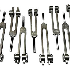 Nouvel arrivage : Ensemble professionnel de diapasons médicinaux lestés en acier inoxydable pour chakras, avec boîte en bois réutilisable - Product Image 3