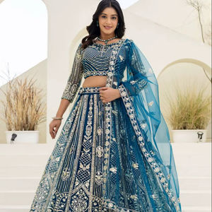 Elegancia Real, Bordado Intrincado, Tonos Ricos, Artesanía Atemporal, Silueta Imperio Larga hasta el Suelo, Cuello en V, Moderno y Ecológico - Product Image 1