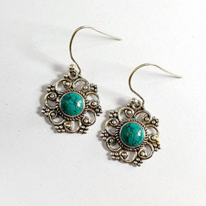 Boucles d'oreilles pendantes turquoise 4,2 grammes élégantes et stylées - Product Image 1