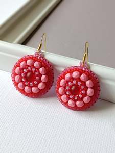 Modernos Pendientes de Cuentas de Vidrio con Diseño Turquesa y Flecos en Cascada, Joyería Única de MS Handicraft - Product Image 5