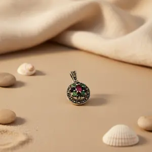 จี้เงินแท้ 925 ประดับทับทิมและแมกกาไซด์ สำหรับผู้หญิง เครื่องประดับอัญมณ์ทางศาสนา พร้อมด้วยการตกแต่งด้วยทองคำขาว ทองคำชมพู และทองคำขาว - Product Image 3