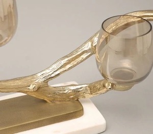 Superbe bougeoir doré avec verre idéal pour la décoration de table à manger et de centre de table - Product Image 4