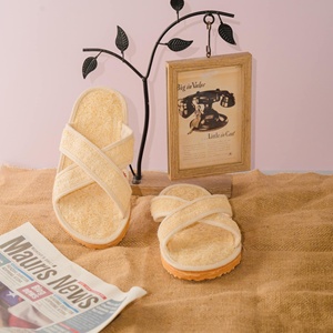 Maison intérieure confortable et pratique pour pantoufles Loofah à large sangle fabriqué en Lotus bleu Viet Nam - Product Image 3