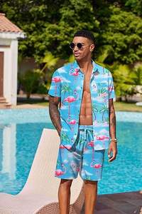 Tenues hawaïennes pour hommes en 2 pièces, chemise à manches courtes à boutons et short, ensembles de survêtements de plage - Product Image 2