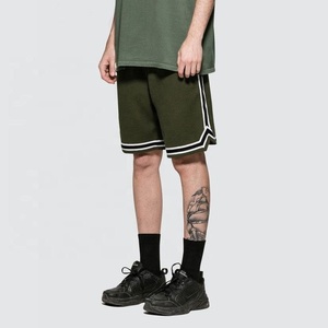 Short en molleton 100% coton Short d'entraînement pour hommes, short pour hommes avec broderie personnalisée style baggy - Product Image 2