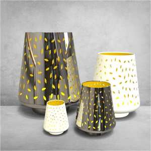 Porte-bougie décoratif de luxe avec motif doré et revêtement en poudre, lanterne en métal moderne, support de bougie pour la décoration de la maison et des événements. - Product Image 6