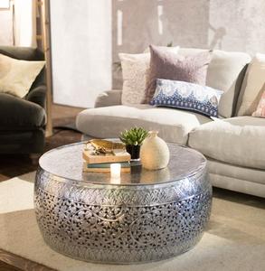 Table basse compacte en métal avec finition élégante pour les amoureux de la vie d'appartement à la mode et des meubles contemporains - Product Image 1