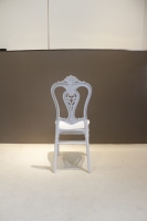 Chaises modernes en plastique Queen Victoria avec structure en résine empilable, fabriquées en Chine, pour événements de mariage et banquets de luxe