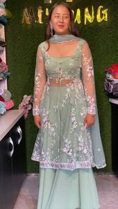 Traje paquistaní elegante de 4 piezas de nuevo diseñador para festivales, tela de Georgette de imitación de red suave con ropa de fiesta de trabajo bordada - Product Image 2