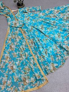 ชุดเดรสผ้าจอร์เจตต์สไตล์อินเดียสำหรับผู้หญิง ขายส่ง พร้อมลายพิมพ์และงานปัก เหมาะสำหรับงานเทศกาลและงานปาร์ตี้ - Product Image 3