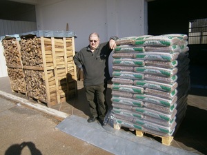 Briquettes de chauffage en granulés de bois de pin et de hêtre, norme DIN-A1/Plus-A2 (6-8 mm) - Product Image 5