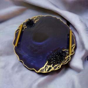 Plateau élégant en résine fait main pour table basse vanité servant des collations boissons bijoux ou affichage décoratif à la maison - Product Image 6