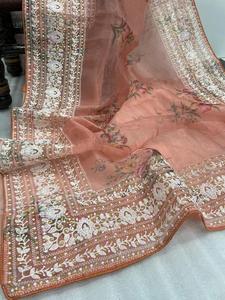 Pista luchnomi chikan-Saree de seda de Organza, elaborado con patrones de tejido tradicional - Product Image 5