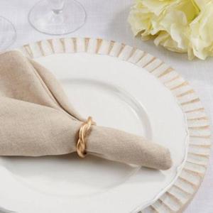 Anneaux de serviette en résine d'inspiration vintage avec des motifs complexes et des accents dorés pour une esthétique classique de la table à manger - Product Image 5