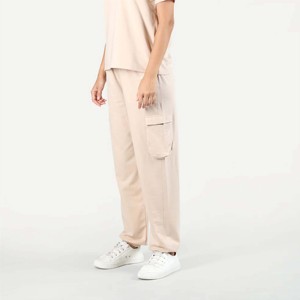 Conjunto elegante de fabricación personalizada OEM para mujer-Parte superior e inferior perfectamente emparejados para un aspecto pulido - Product Image 6